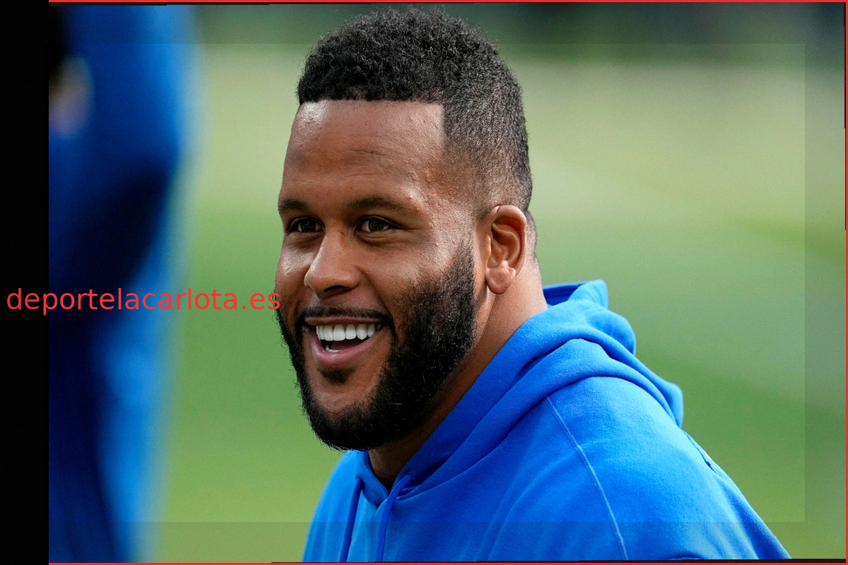 Aaron Donald Actualiza su Estado para la Semana 1 contra los 49ers Tras su Regreso del Retiro